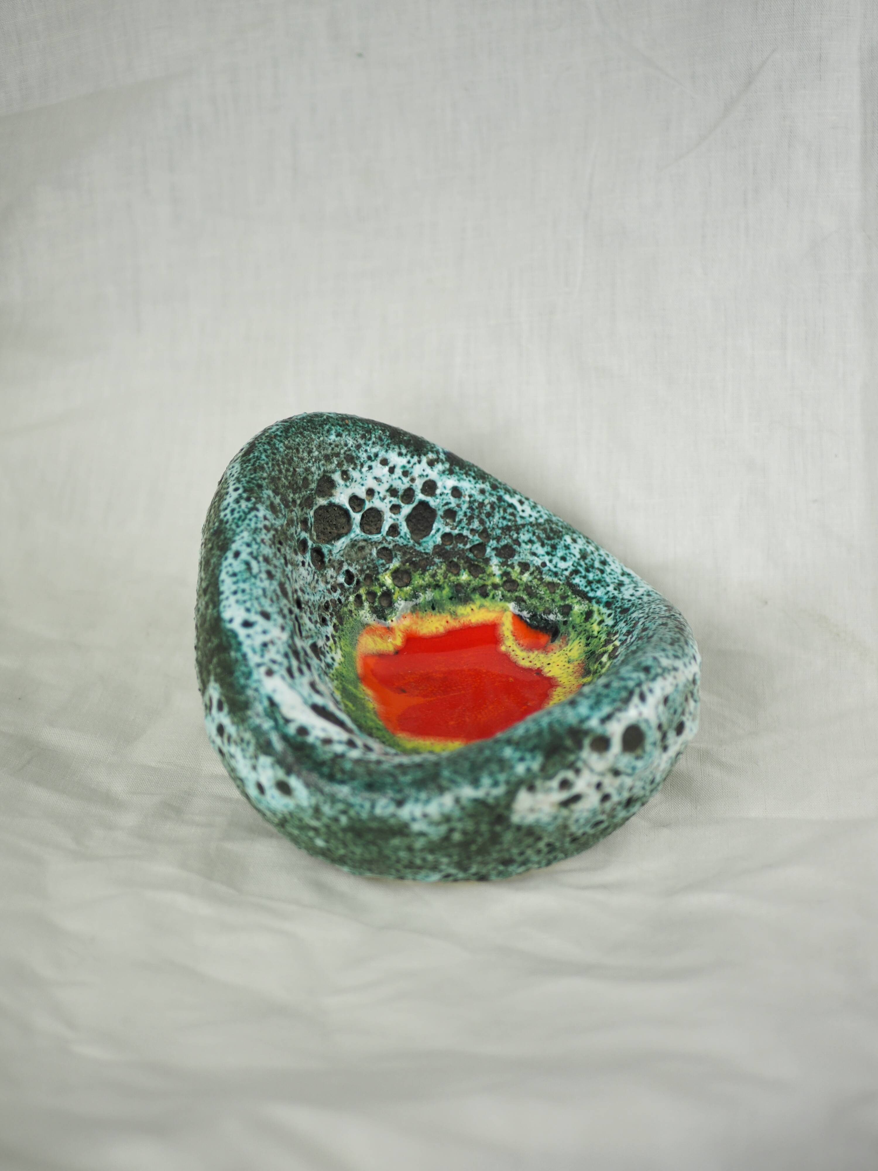 Lava and cyan foam enamel ashtray - Fat lava ceramic - 60s - 70s