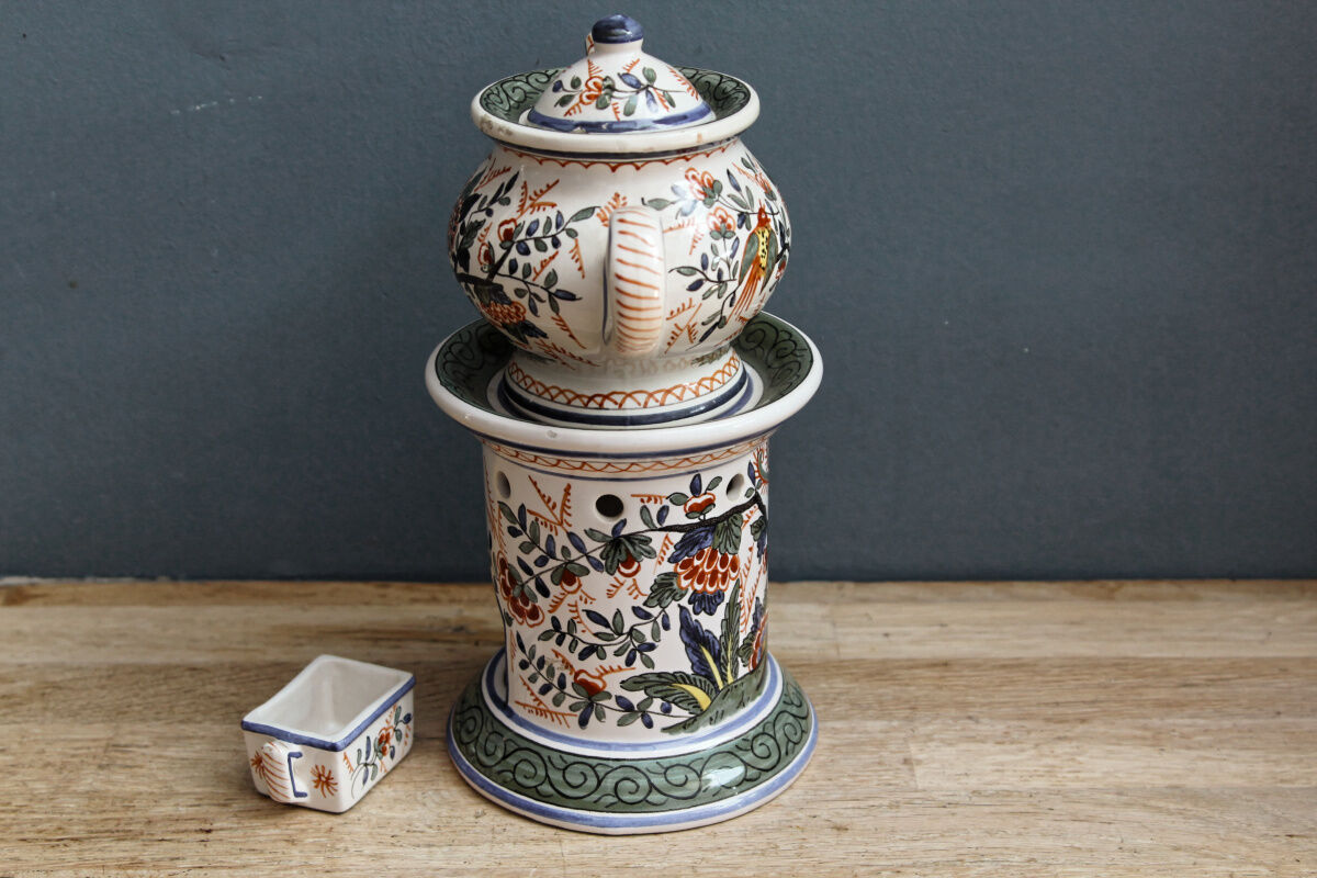 Delft earthenware herbal tea maker