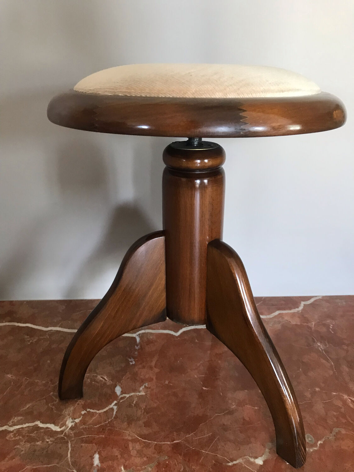 Piano stool