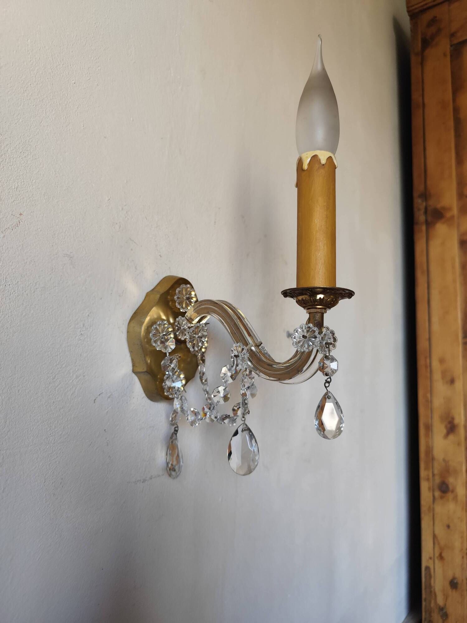 Venetian wall sconce, glass sconce, brass, pendants.