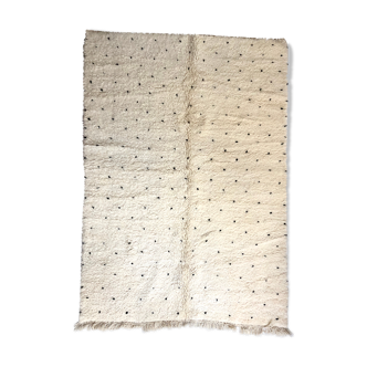Moroccan Berber carpet Beni Ouarain with black polka dots 2.27x1.6m