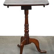 Belle table/table d'appoint anglaise antique à plateau inclinable avec un plateau carré