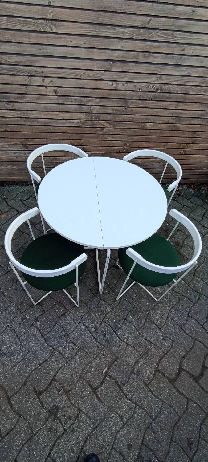 Soley chairs and designer table