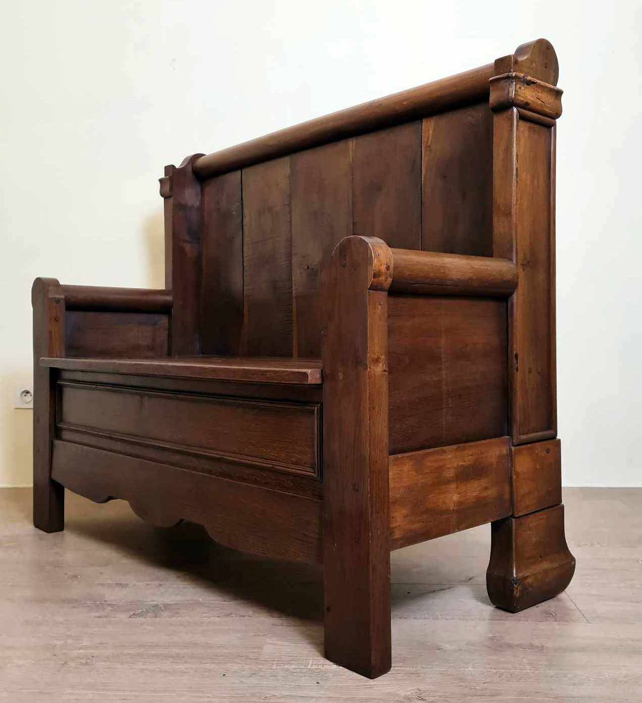 solid wood chest bench: work of popular art made from a bed