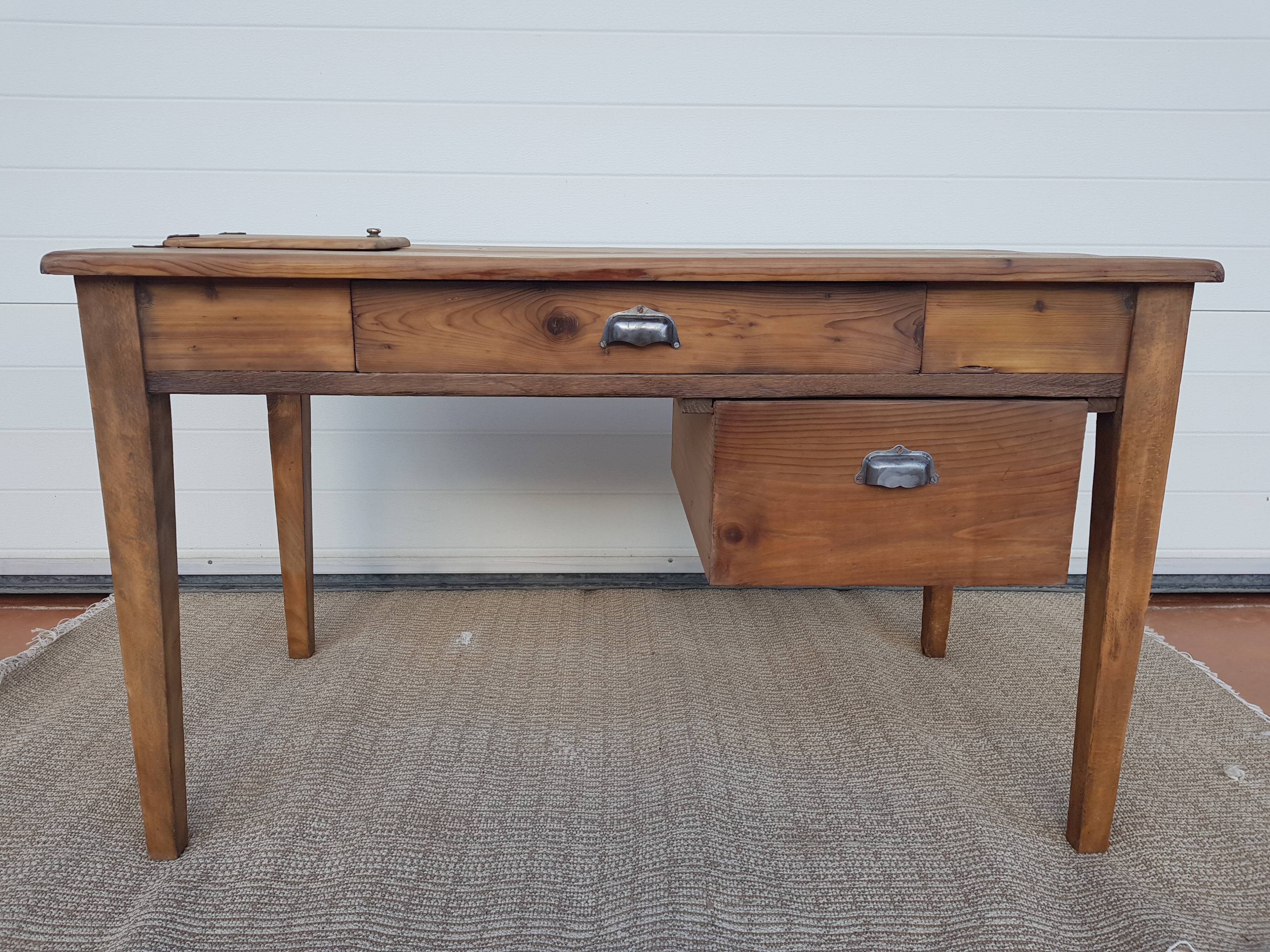 Established coordonnier early 20th s