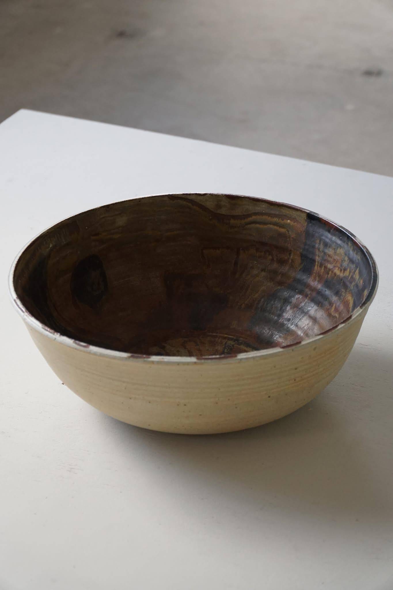 Large modern Scandinavian ceramic bowl from the mid-century by Nils Kähler, Denmark, 1979.