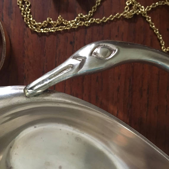 Vide-poche statuette en laiton vintage