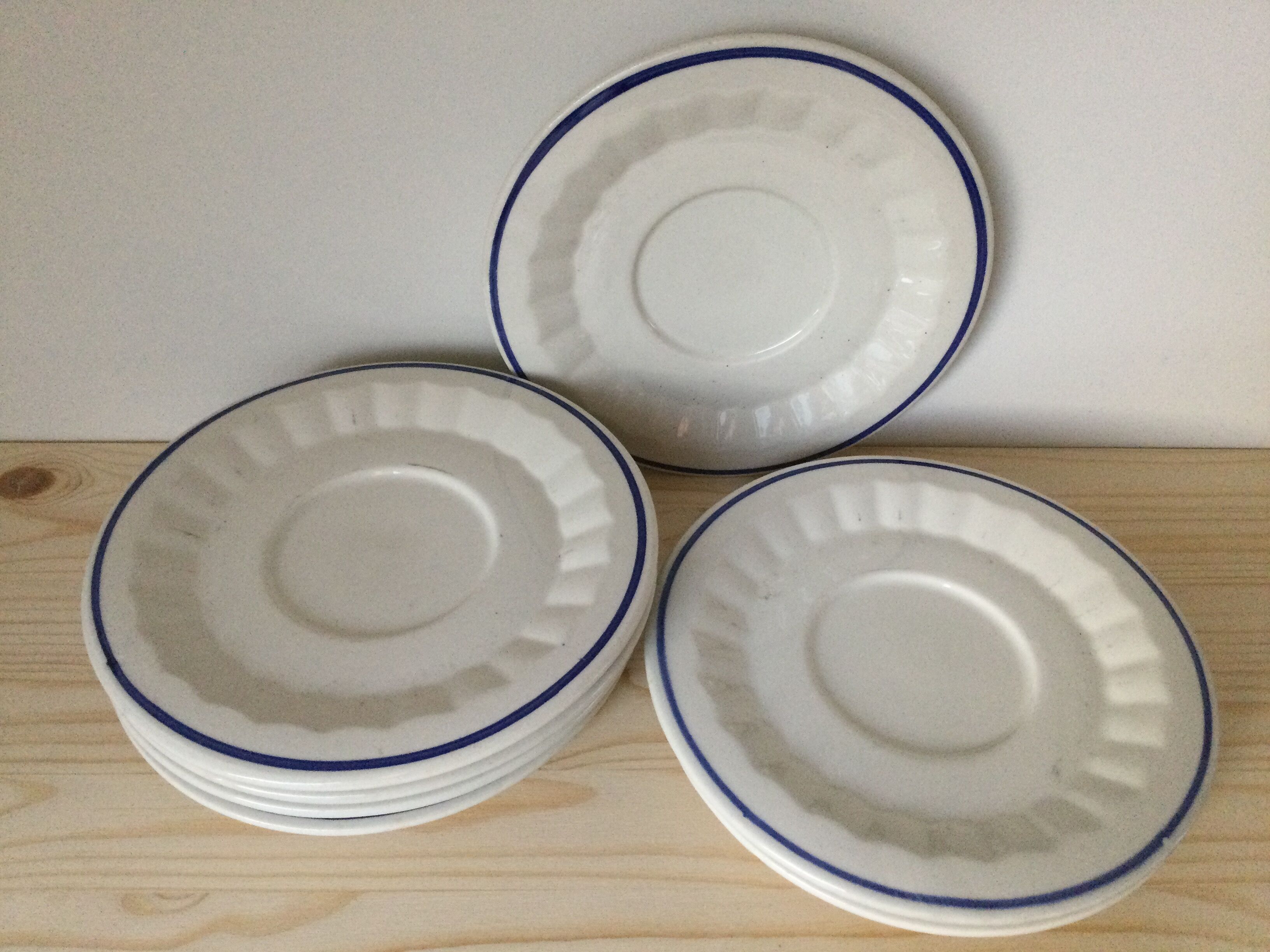7 soucoupes assiettes à dessert filet bleu porcelaine Gien