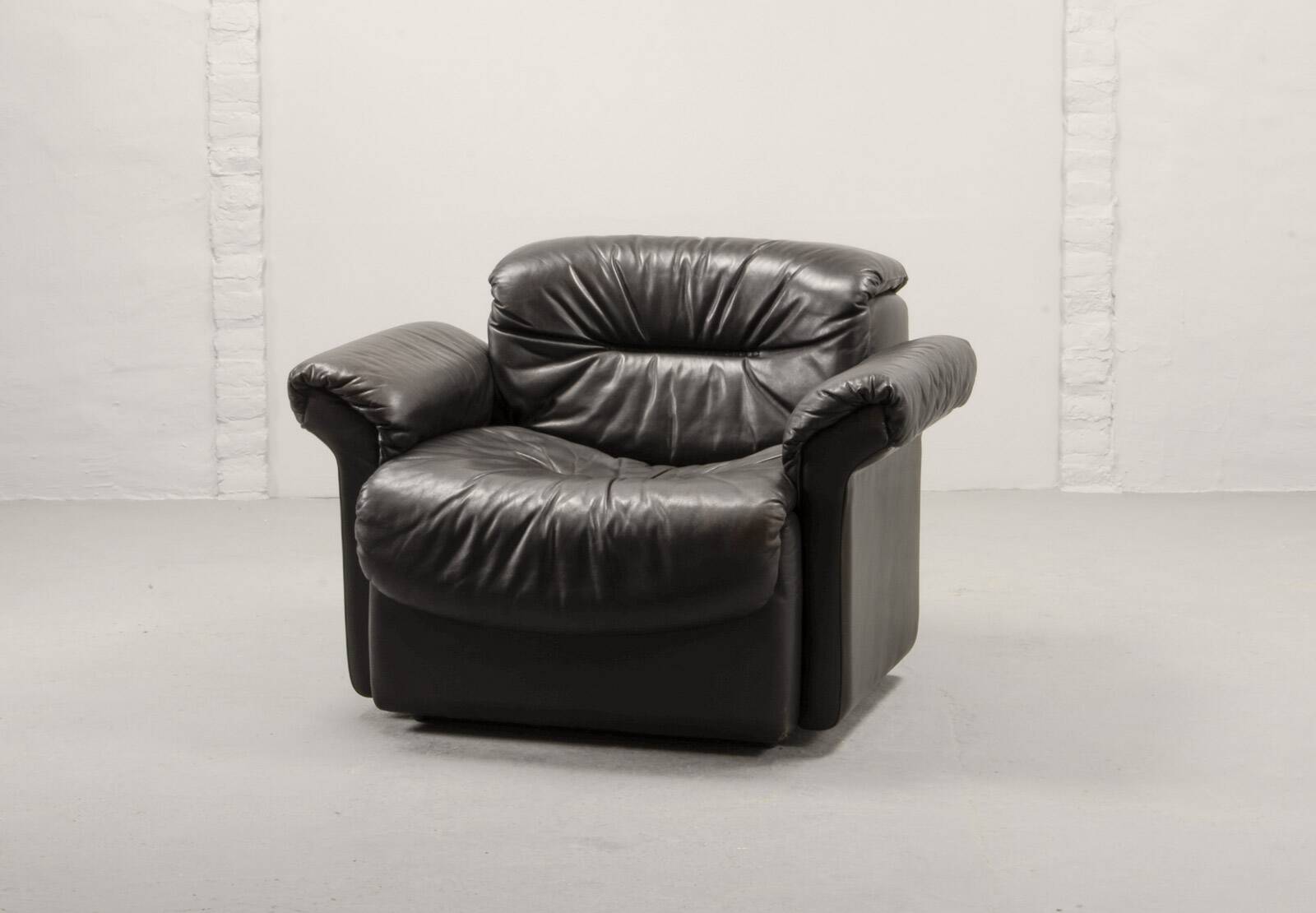 De Sede Black Smooth Leather Design Lounge Chair DS17. Swiss, 1970s