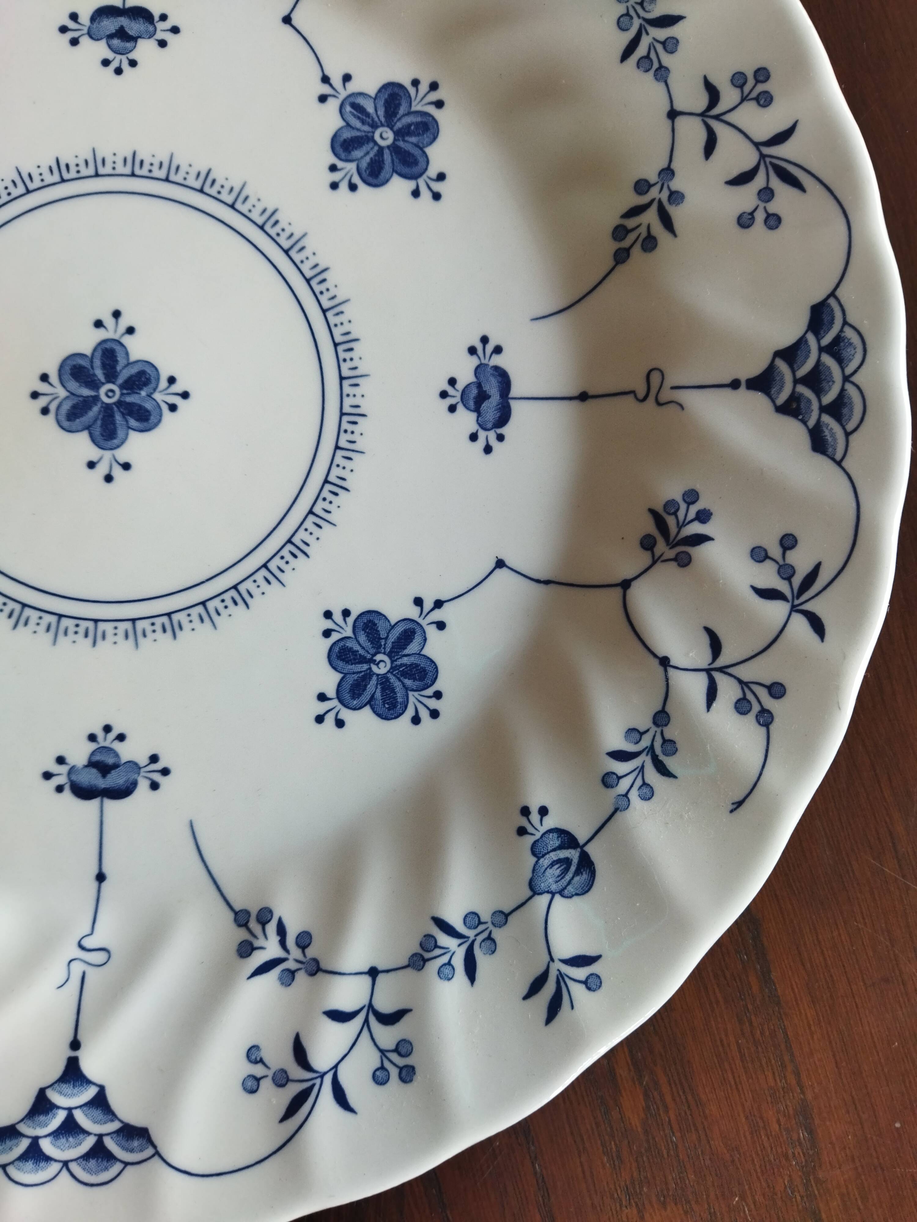 8 blue & white English dinner plates (Myott Meakin WH Grindley KG Luneville)