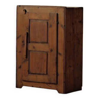 Meuble alpin en mélèze massif – Art populaire - Savoie, XIXᵉ siècle