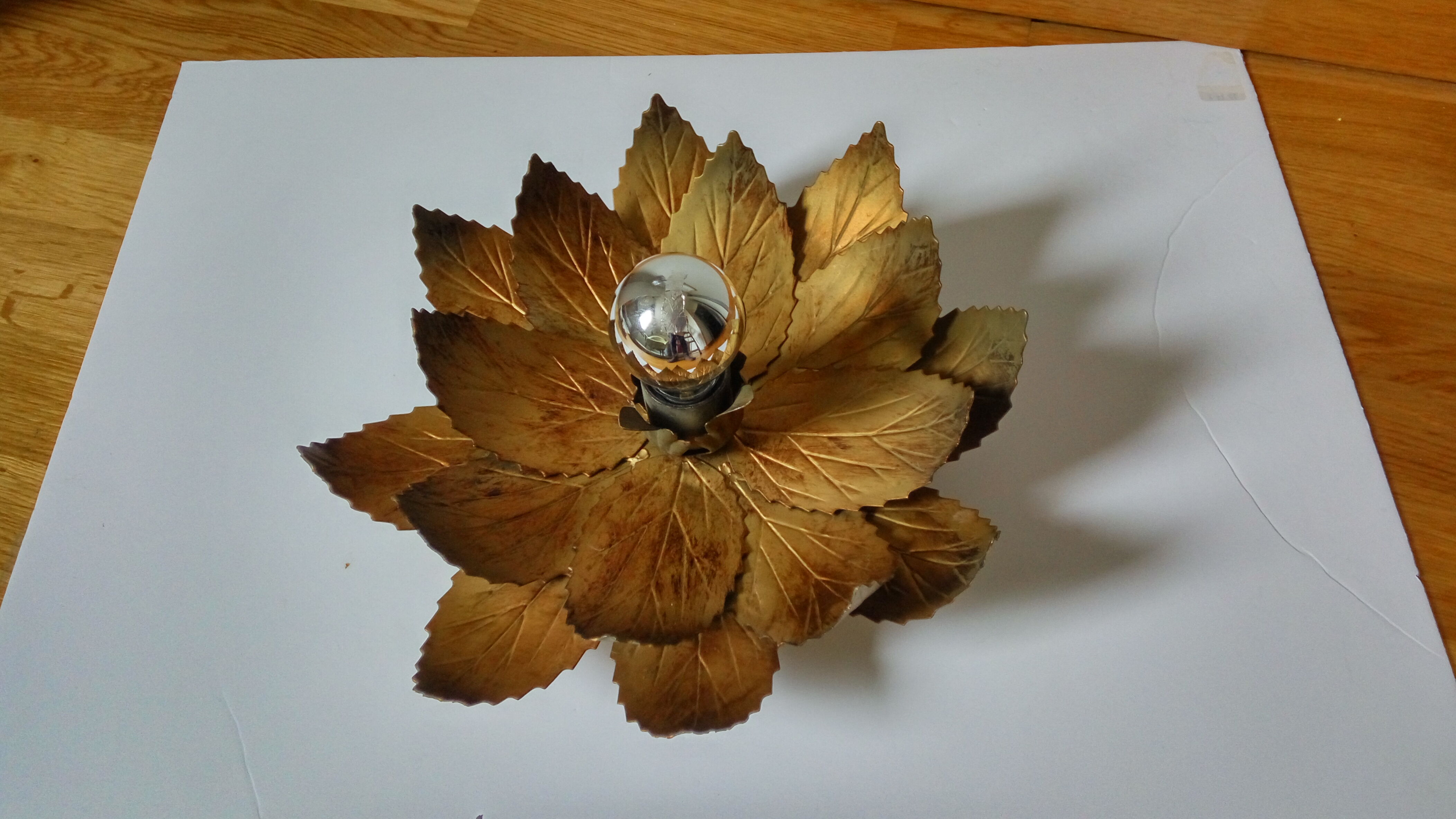 Vintage flower wall lamp