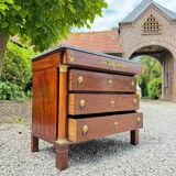 Commode en acajou d’époque empire estampillée courte
