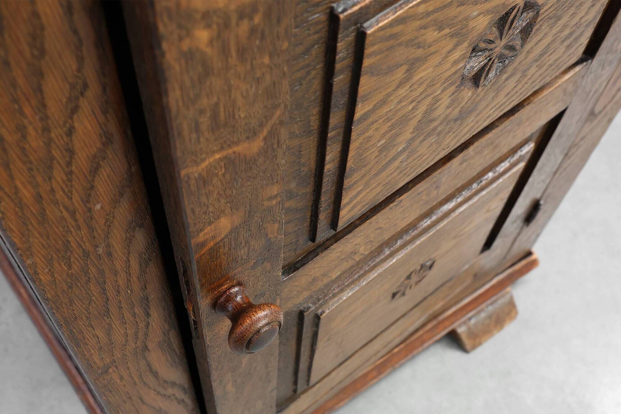 Rustic Solid Oak Cabinet with Geometric Floral Carvings, Belgium – 17th Cen