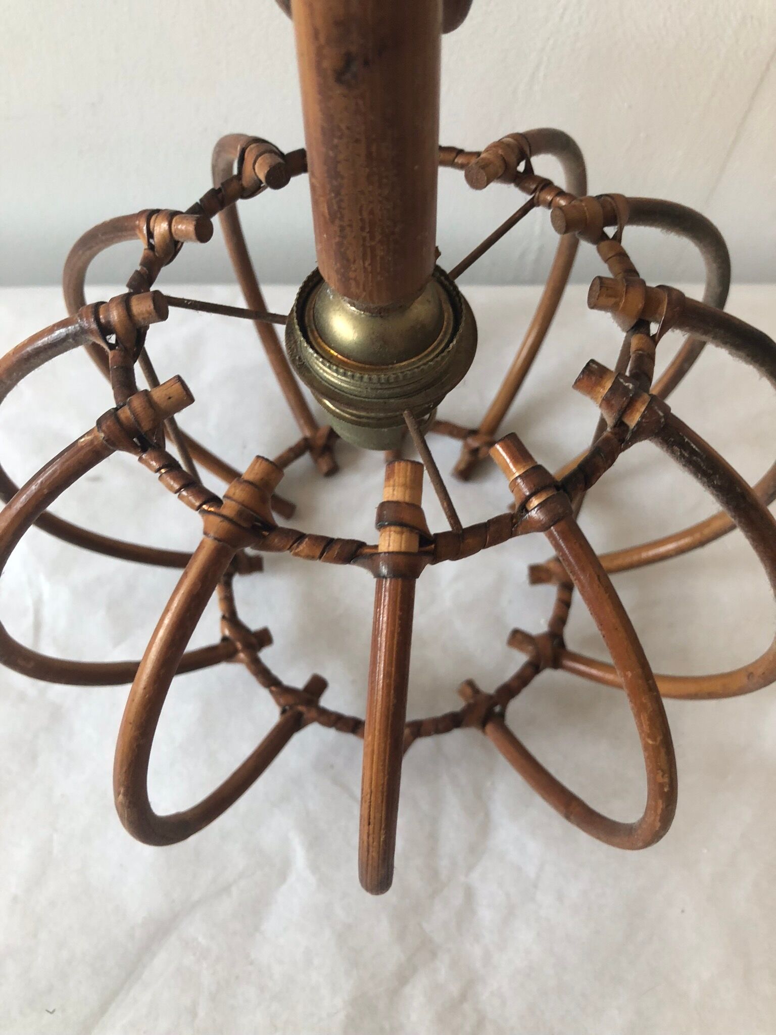 Cage shape wall lamp in rattan