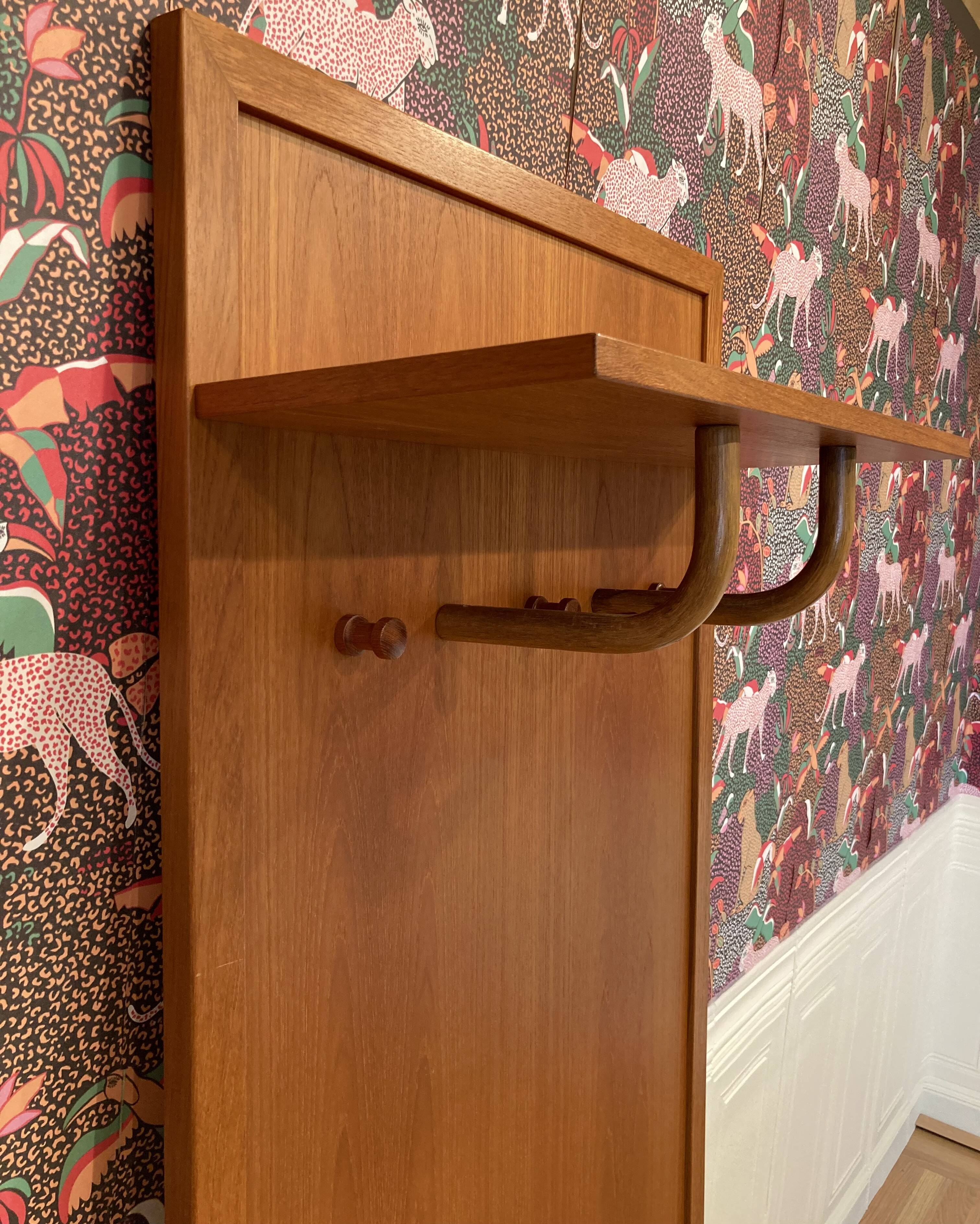 Grand suspended storage scandinavian design 1960.