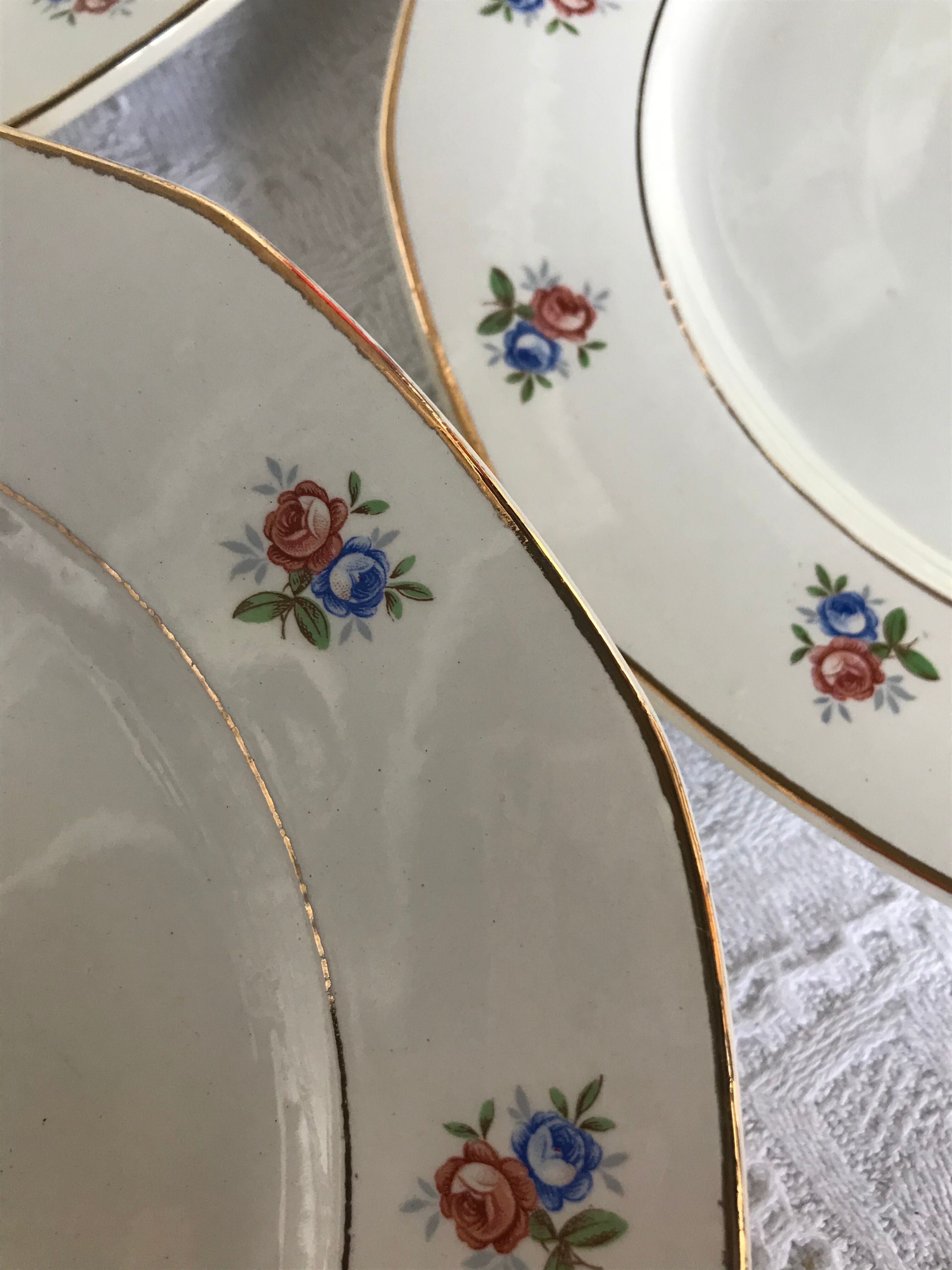 Series of 8 plates Digoin