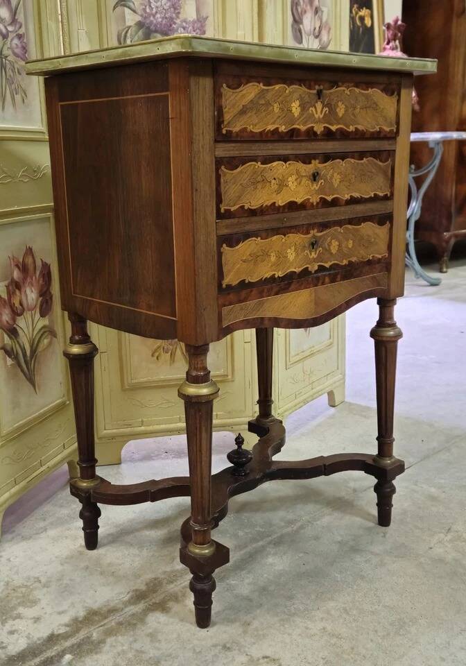 Commode travailleuse marquetée époque Napoléon III à abattant avec miroir