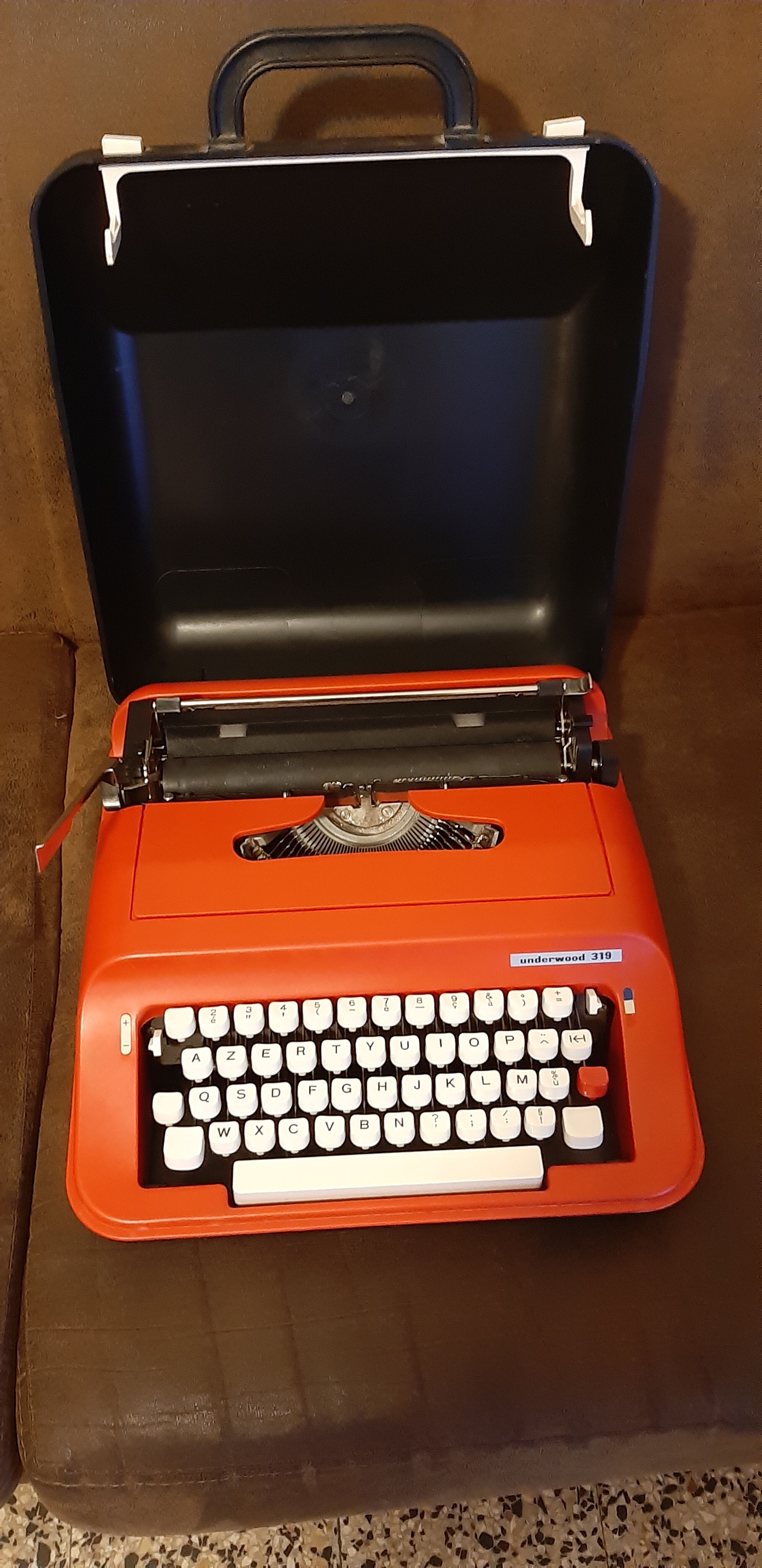 Machine à écrire Underwood 319