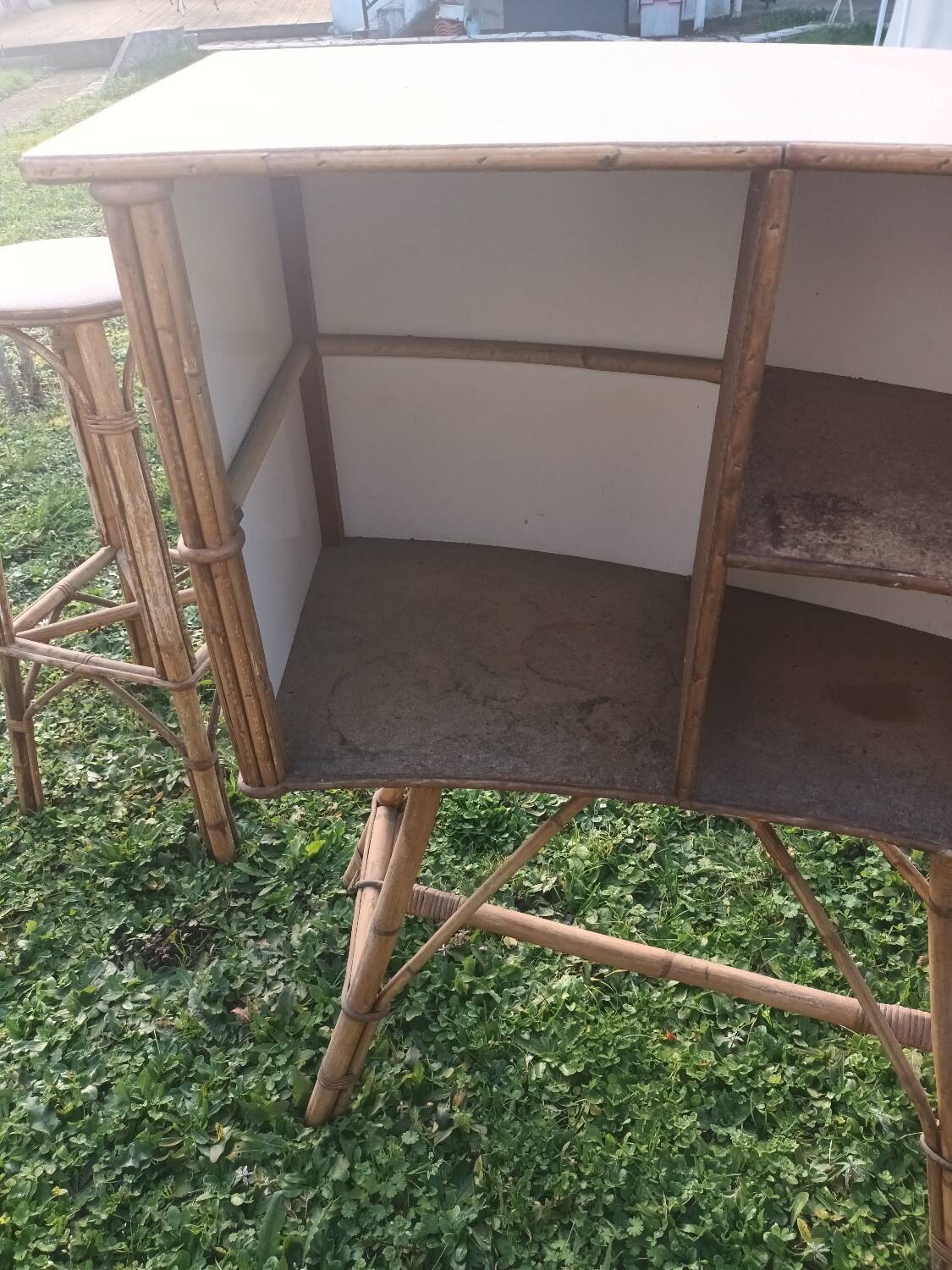 Bar en rotin vintage