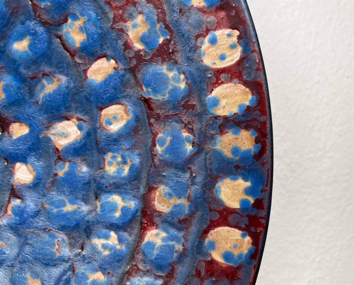 Large Mid-Century Modern German Studio Pottery Decorative Wall Plate by Eva Fritz-Lindner for Karlsruher Majolika, 1960s