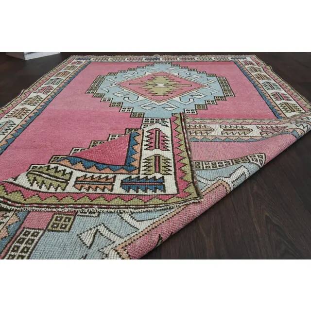 1970s vintage Turkish hand-knotted wool cotton pink area rug 128x208