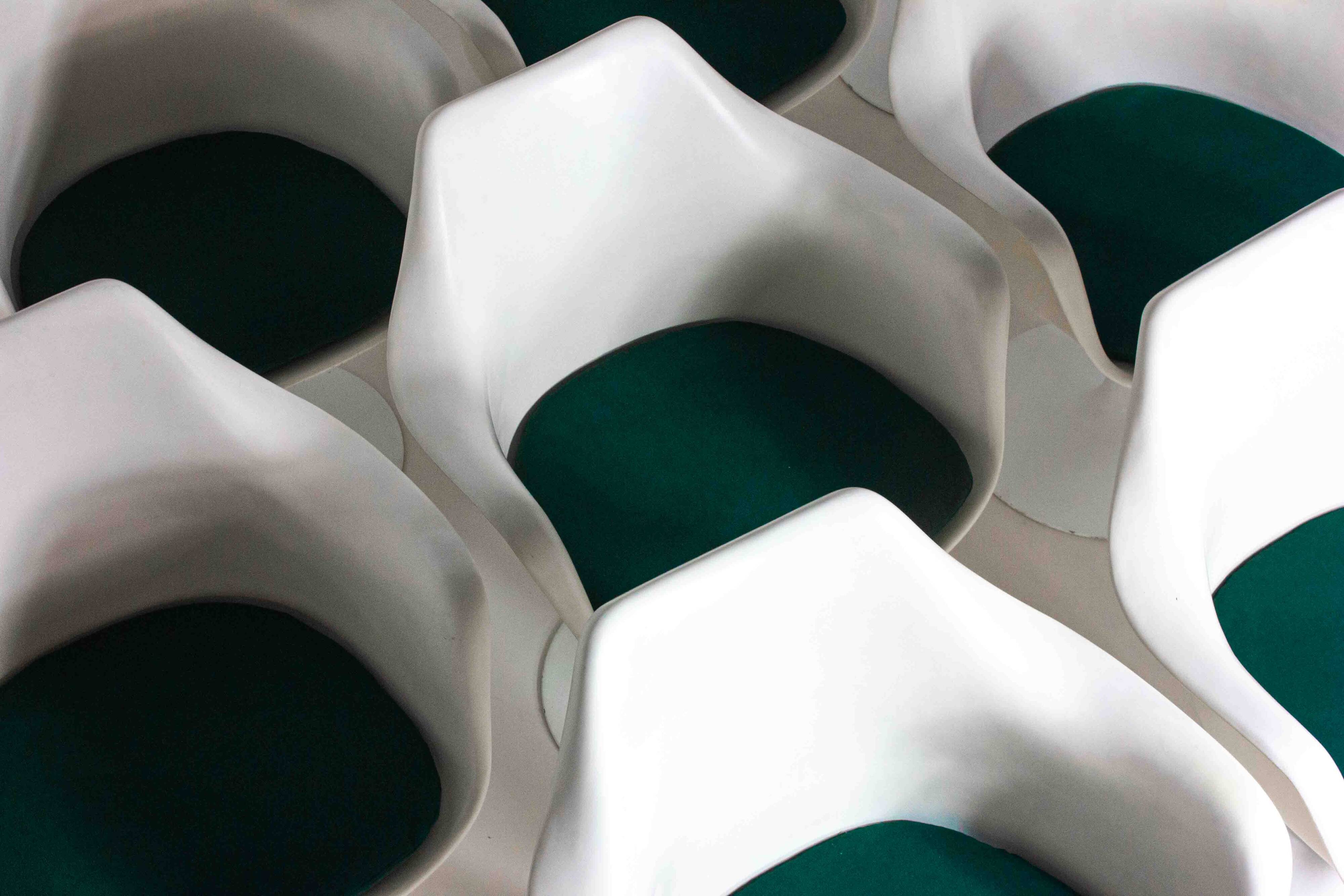 Large set of 8 tulip armchairs by Eero Saarinen for Knoll International, 1970s