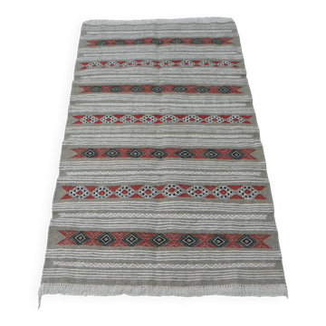 Geometric woven rug with fringes – Ethnic style – Hallway & interior