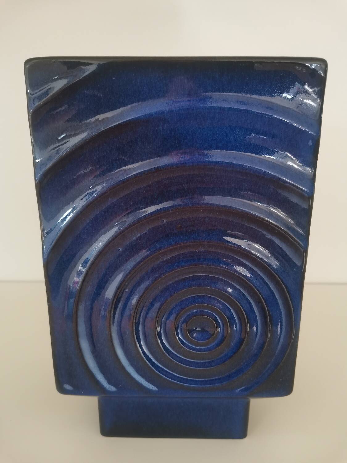 Vase Steuler de Cari Zalloni • 20 cm • Bleu émaillé • Spirale/Tourbillon