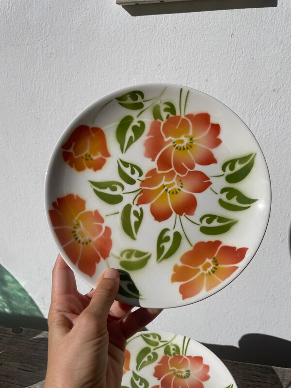 8 assiettes plates à fleurs Moulin des Loups
