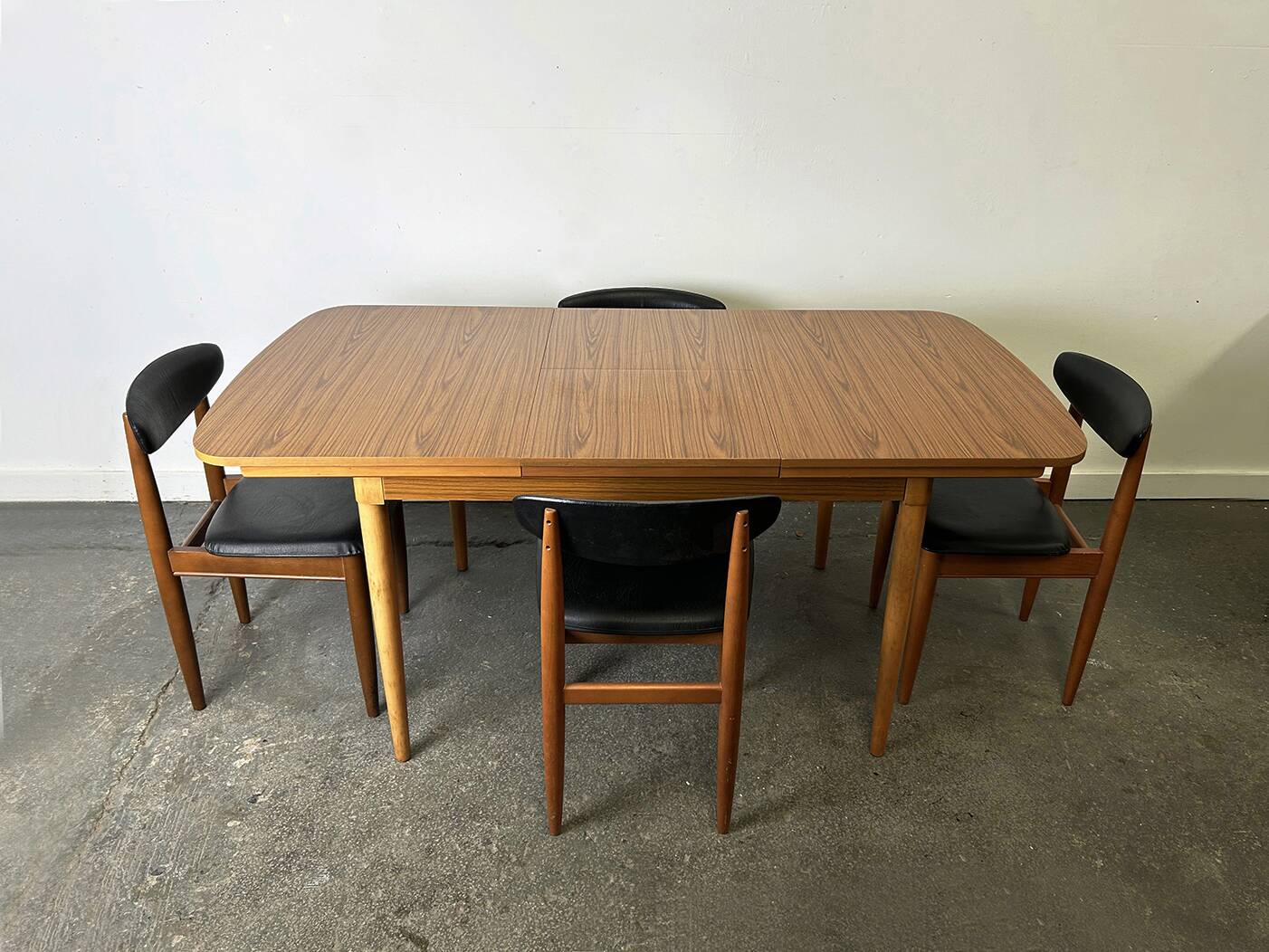 1960/70s Schreiber Mid-Century extending dining table 4 matching dining cha