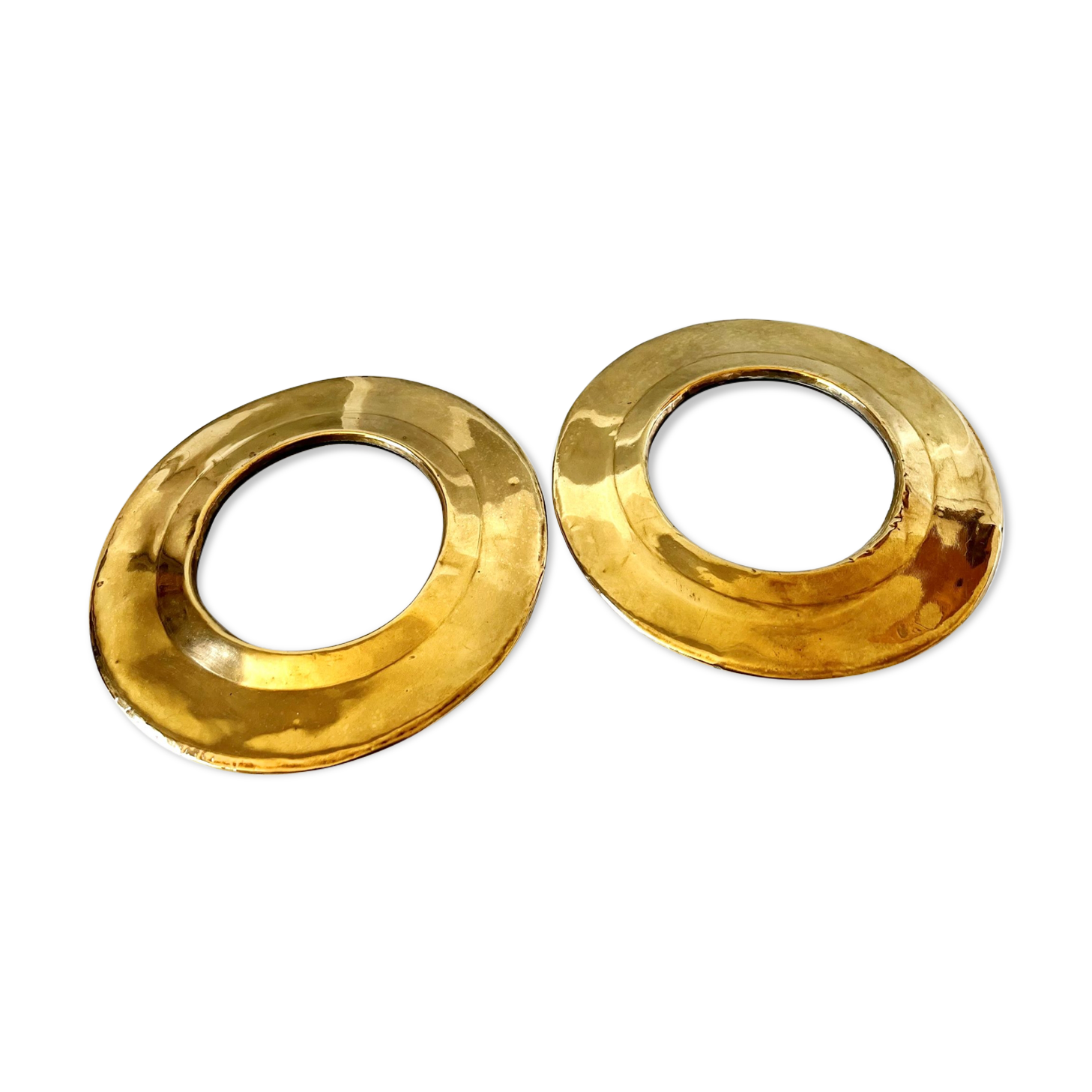 Round mirrors strapping in vintage gilded brass
