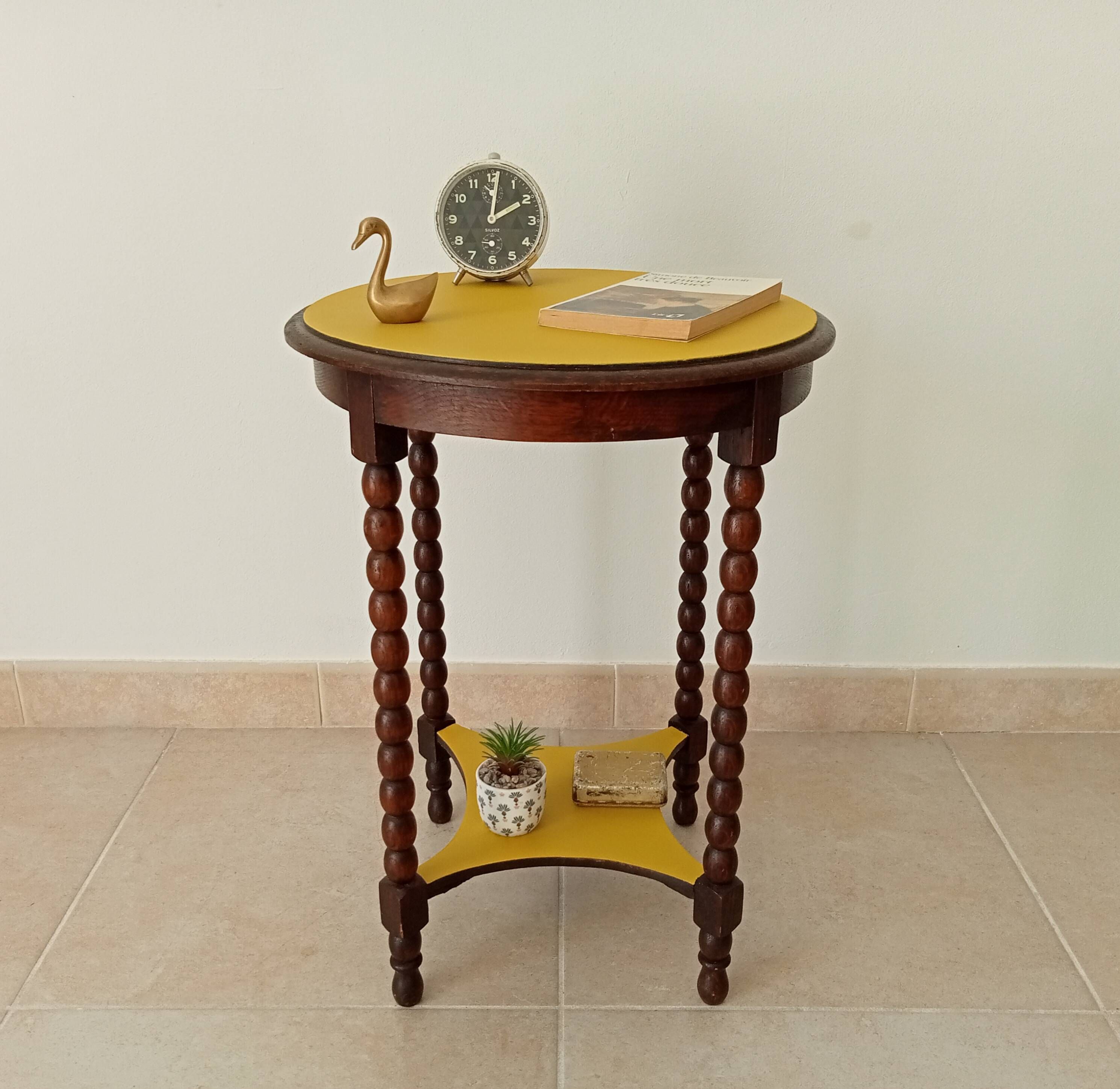 Old pedestal table, early 20th century, turned wooden legs