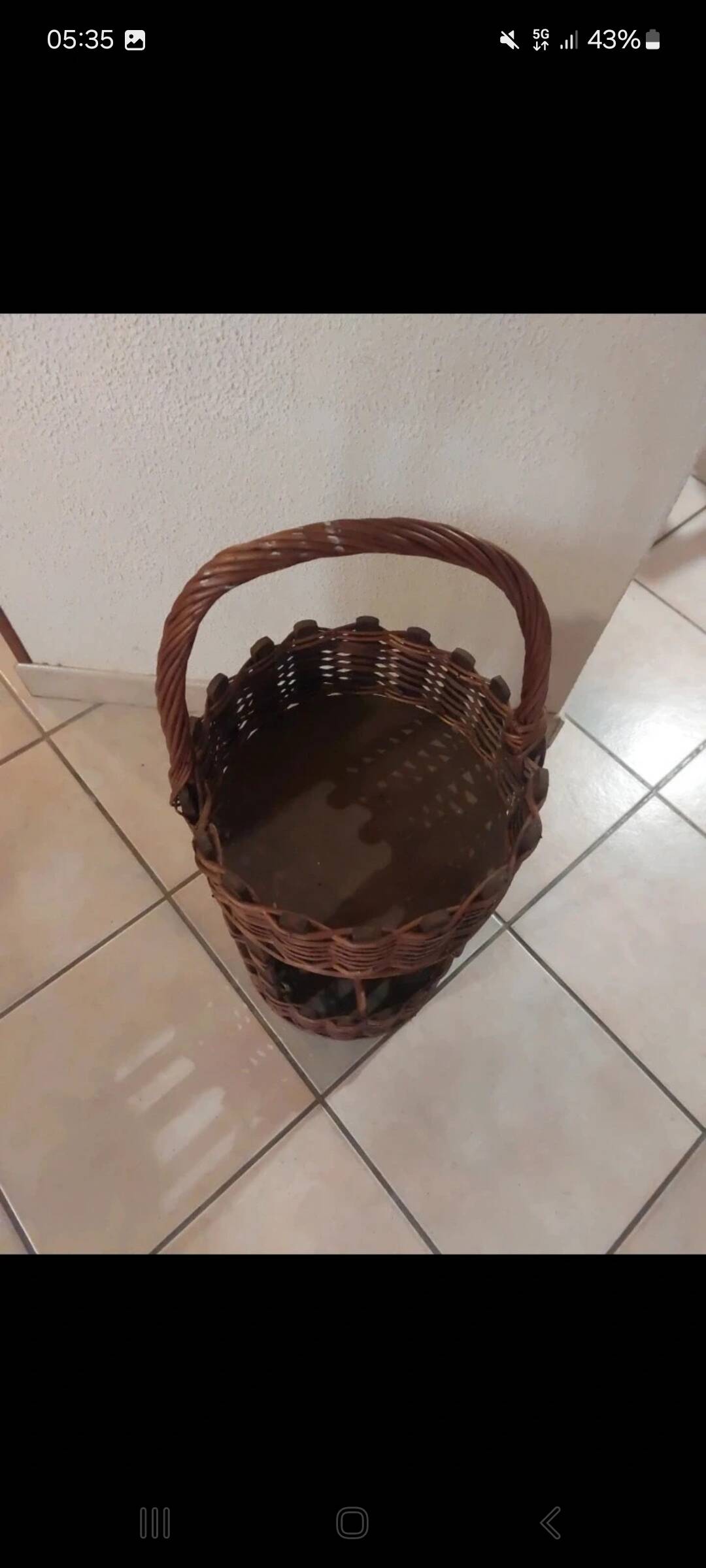 Vintage rattan bar