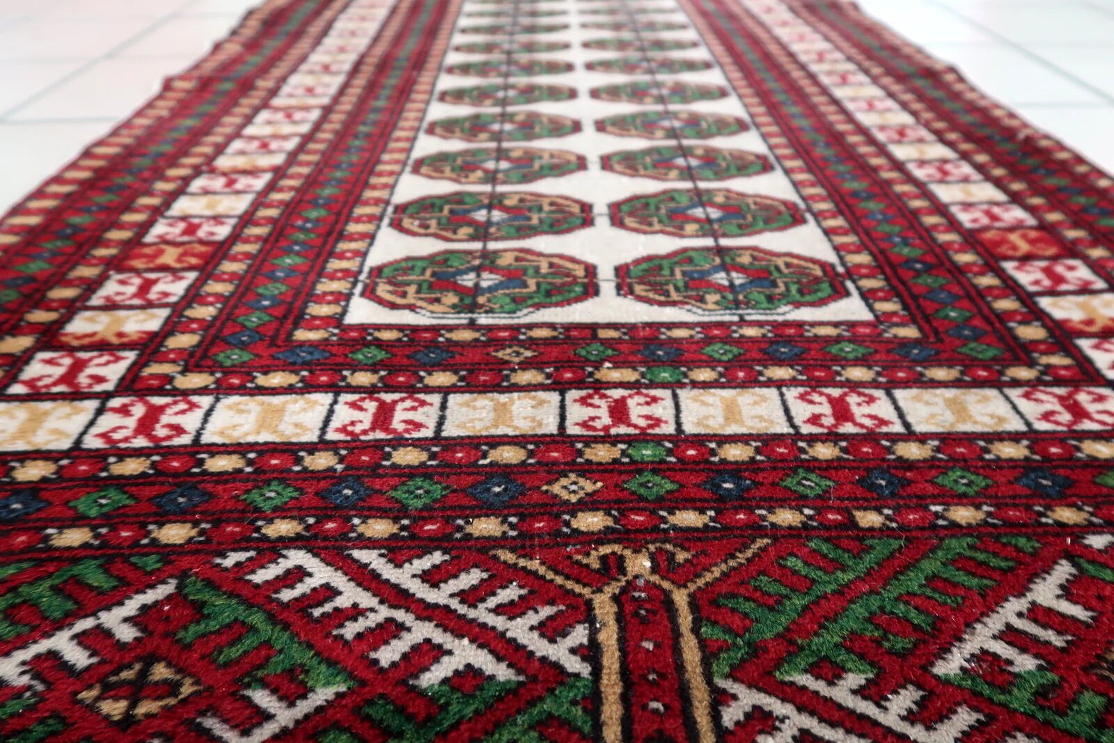 Handmade vintage Uzbek Bukhara rug 77cm x 128cm 1960s - 1С1175