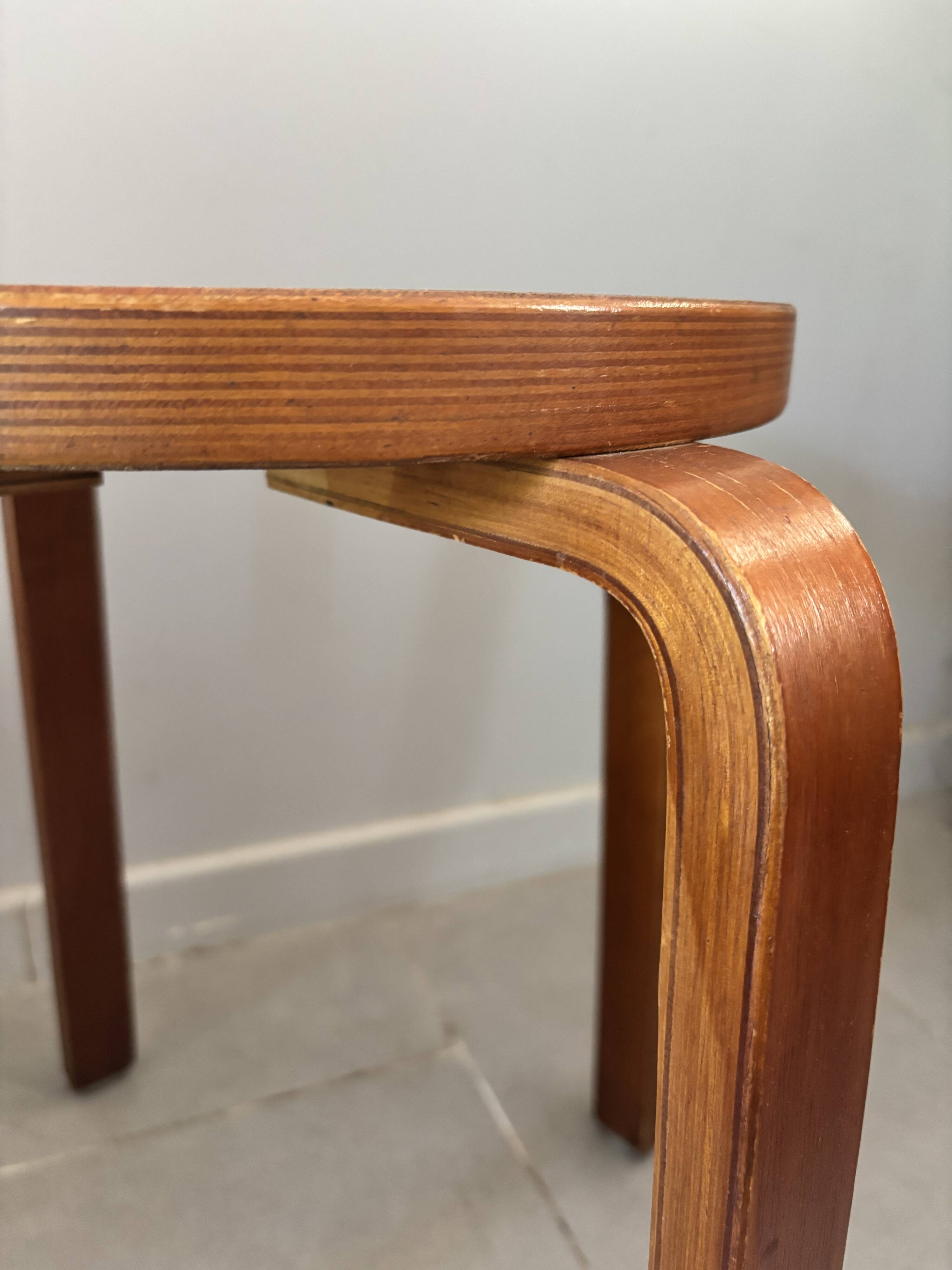 Pair of Artek stools model E60 (rare version with 4 legs), Alvar Aalto