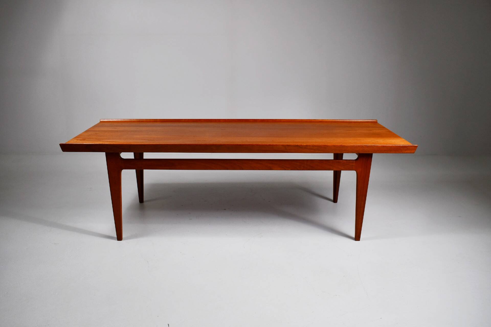 Finn Juhl coffee table FD532 for France & Son. Denmark, 1959