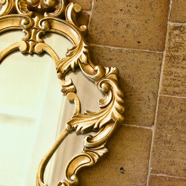 Miroir à parcloses baroque ancien doré à la feuille d'or