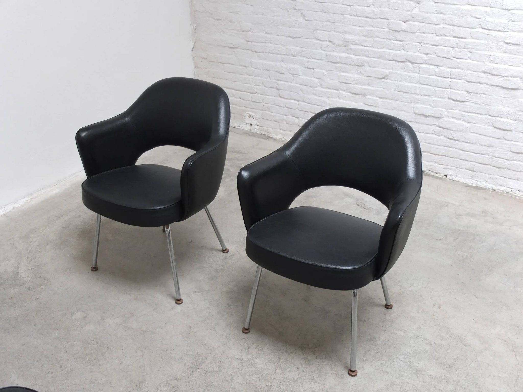 Ensemble original de 4 fauteuils 'Executive' par Eero Saarinen pour Knoll, années 1960.