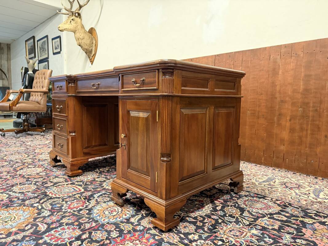 Bureau classique en cuir vert Partnerdesk