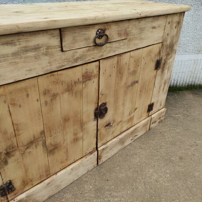 Parisian buffet in natural wood