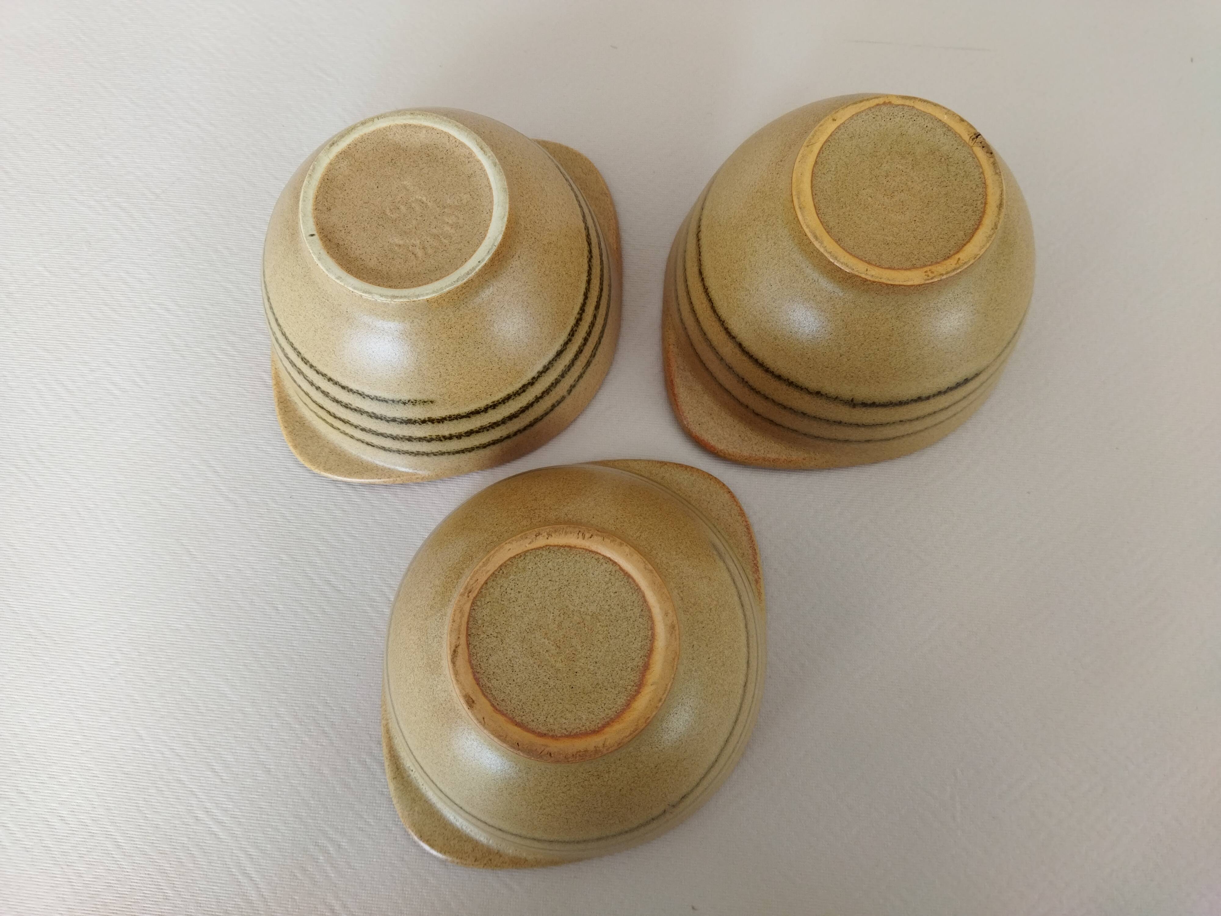 3 ear bowls in Sarreguemines sandstone