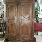 Regency period wardrobe 1715-1723 in solid walnut