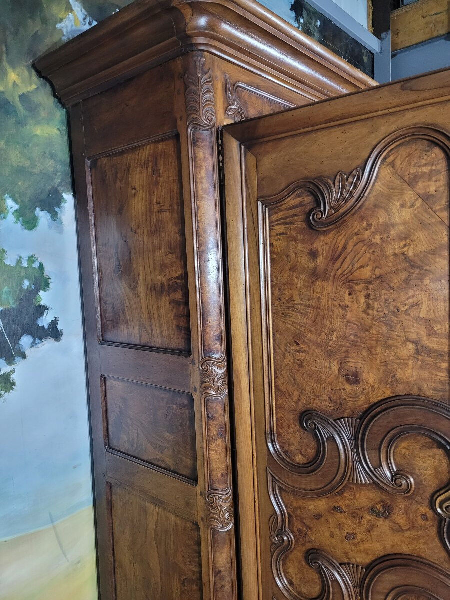 Armoire Bressane de style Louis XV