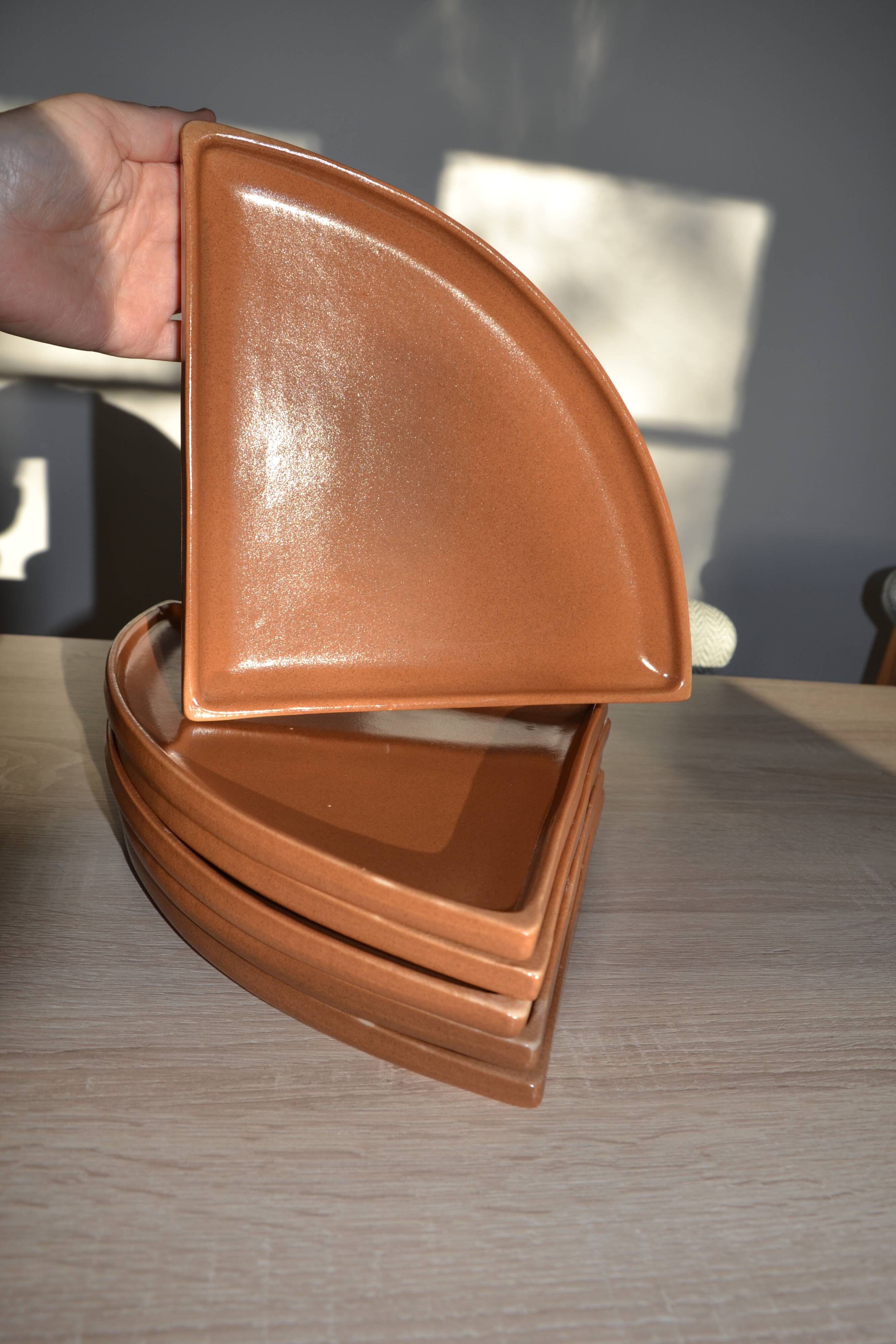 6 stoneware "quarter" plates