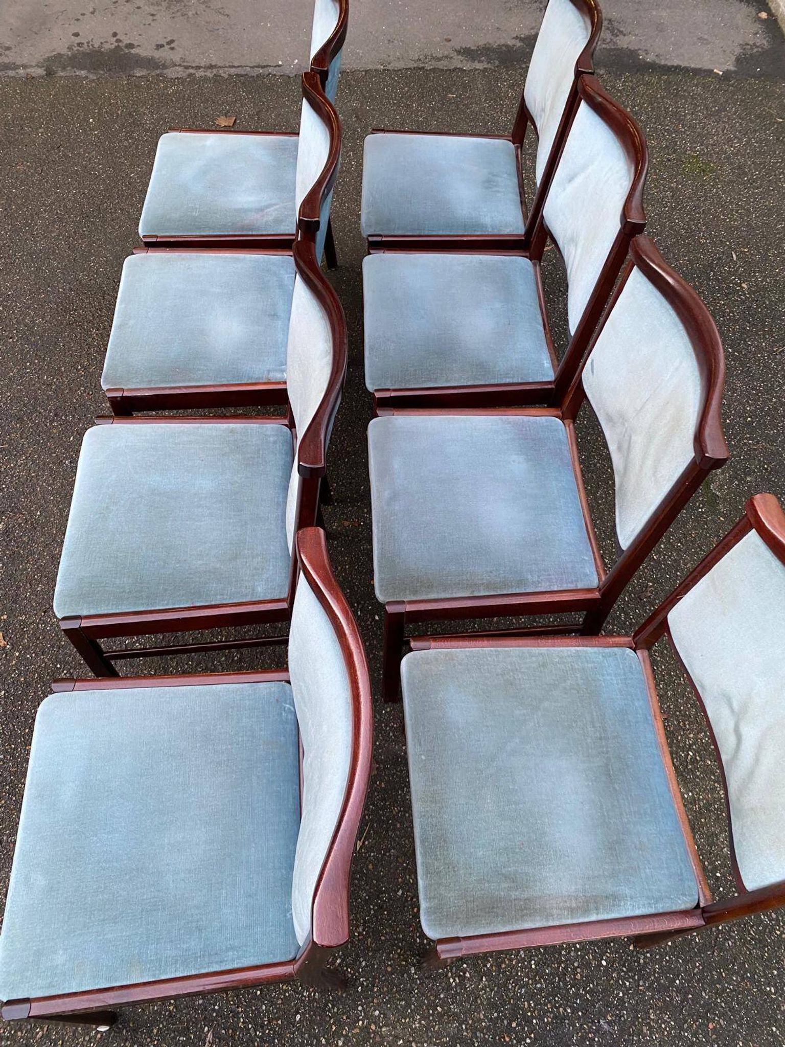8 Scandinavian chairs in solid teak and blue velvet from the 1960s