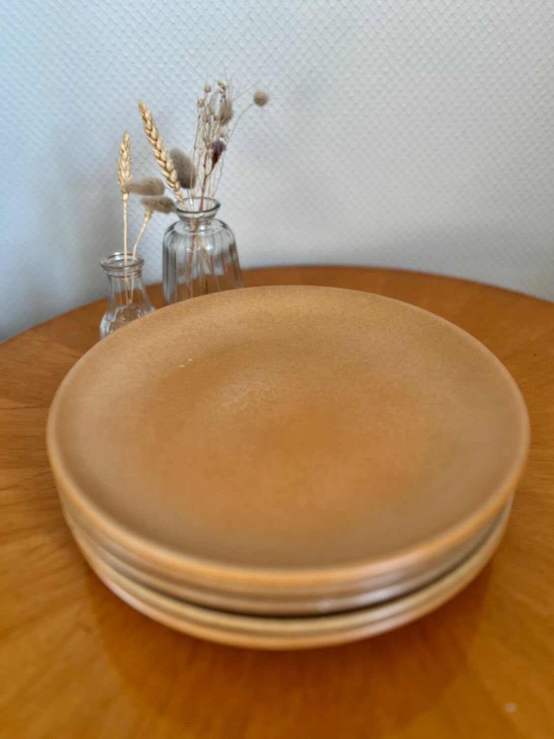 Set of 5 large vintage stoneware dinner plates