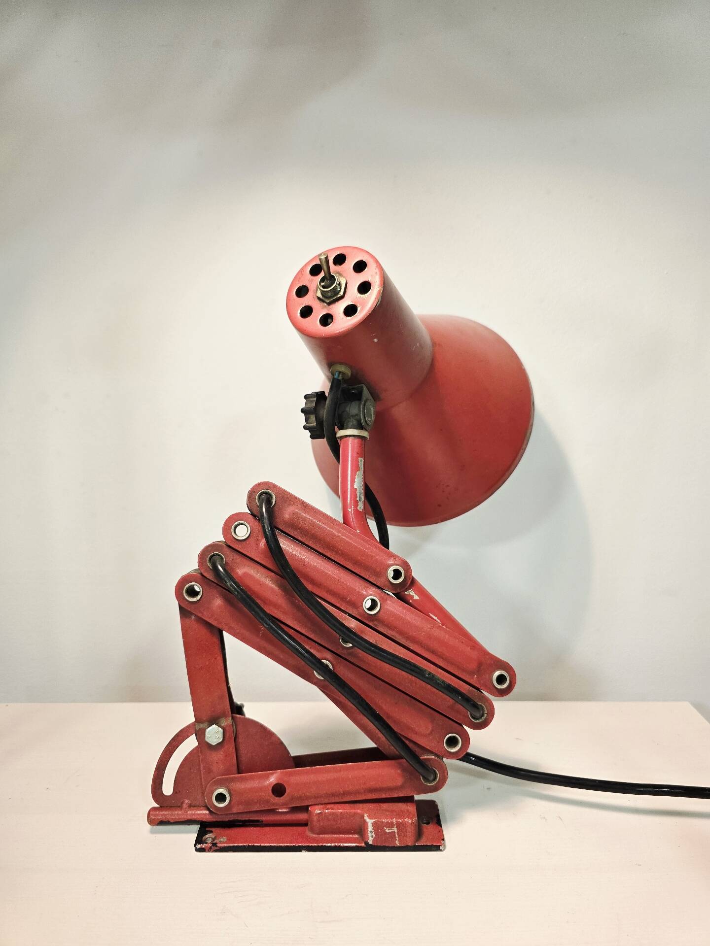 Lampe de bureau/du mur à bras articulé industriel rouge – Lampe de travail en métal réglable