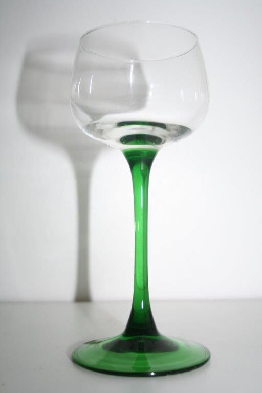 7 white Alsace wine glasses