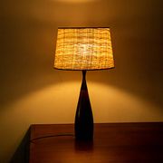 lampe de table Danoise, forme de quille, en teck et ébène par Fog & Morup.